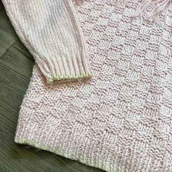 🔥huntington Ridge🔥 | Vintage 1980’s hand knitted pink sweater with flowers - Picture 4 of 11